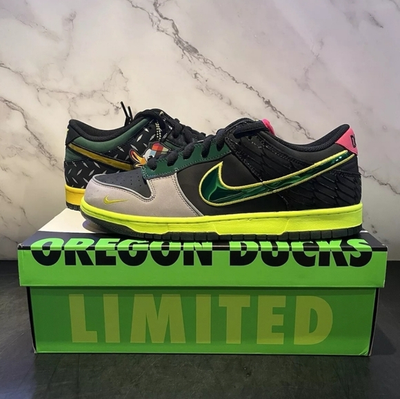 Nike Dunk Low PE What the Duck - Oregon Home Size 11M (Ebay/GOAT Authenticated) - Picture 2 of 8